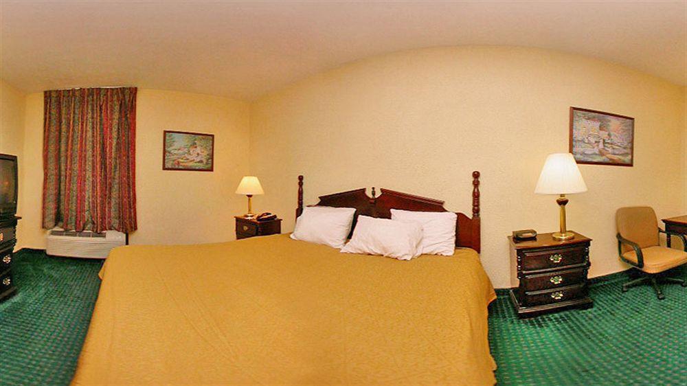 Econo Lodge Canton I-55 Екстериор снимка