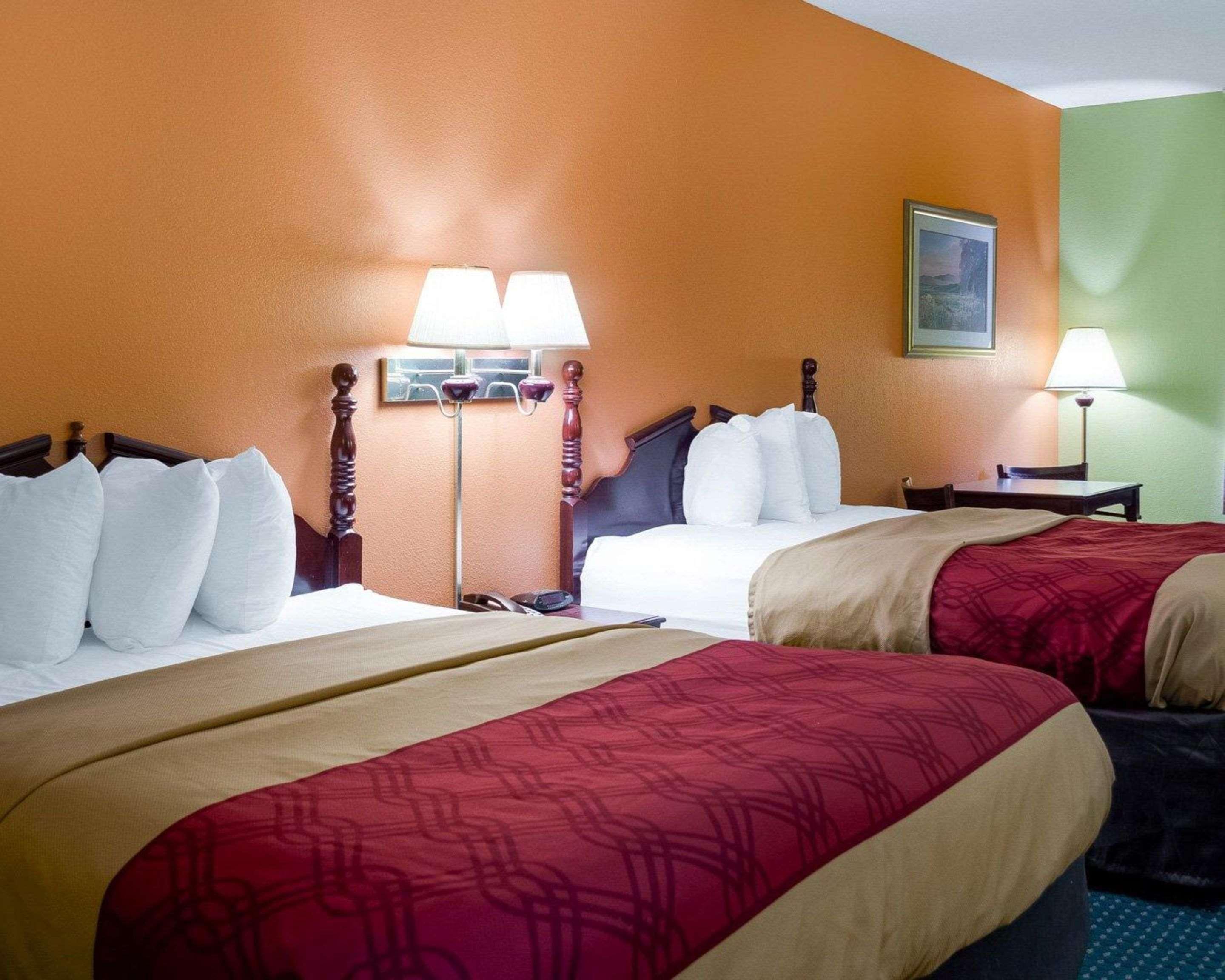 Econo Lodge Canton I-55 Екстериор снимка