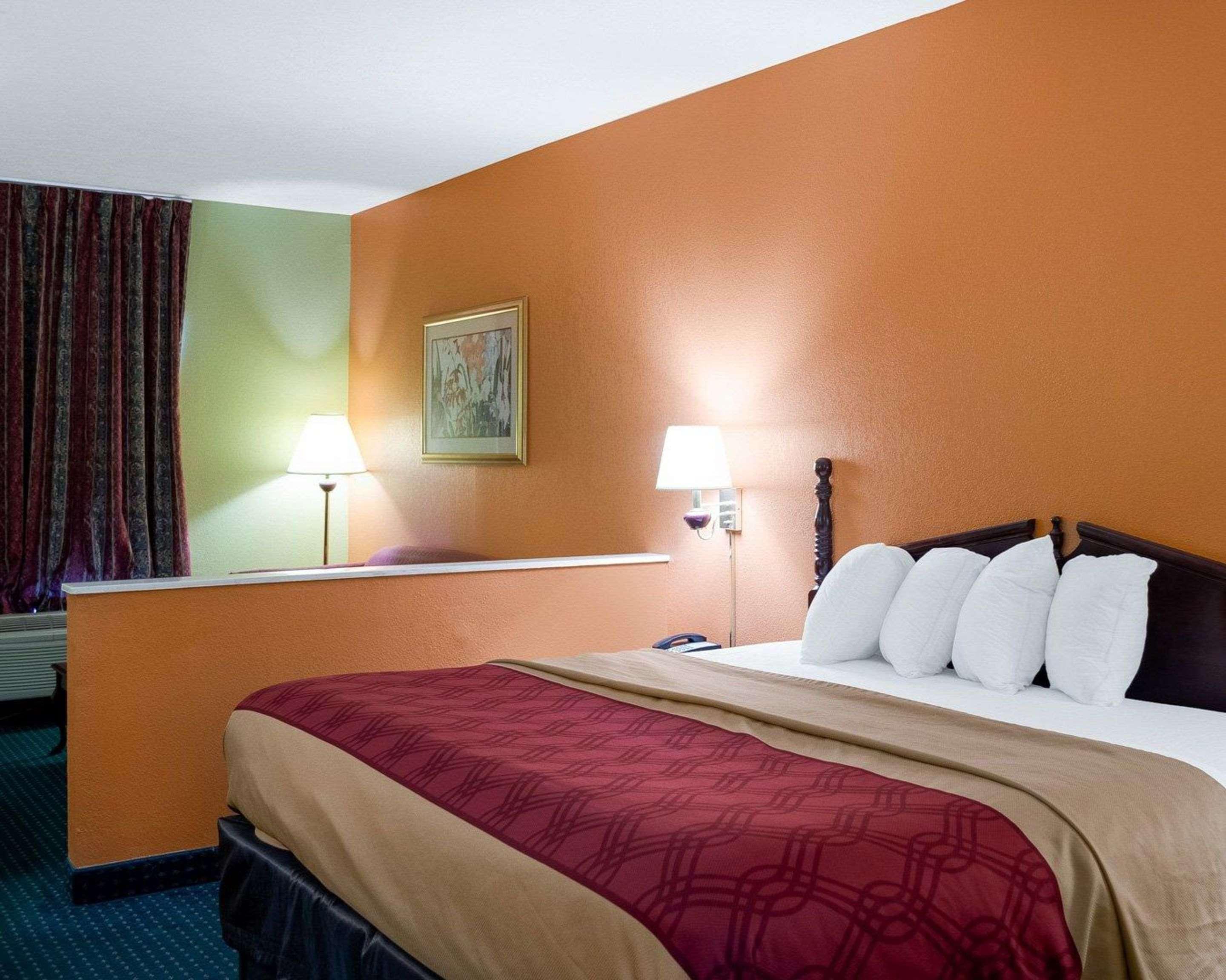 Econo Lodge Canton I-55 Екстериор снимка