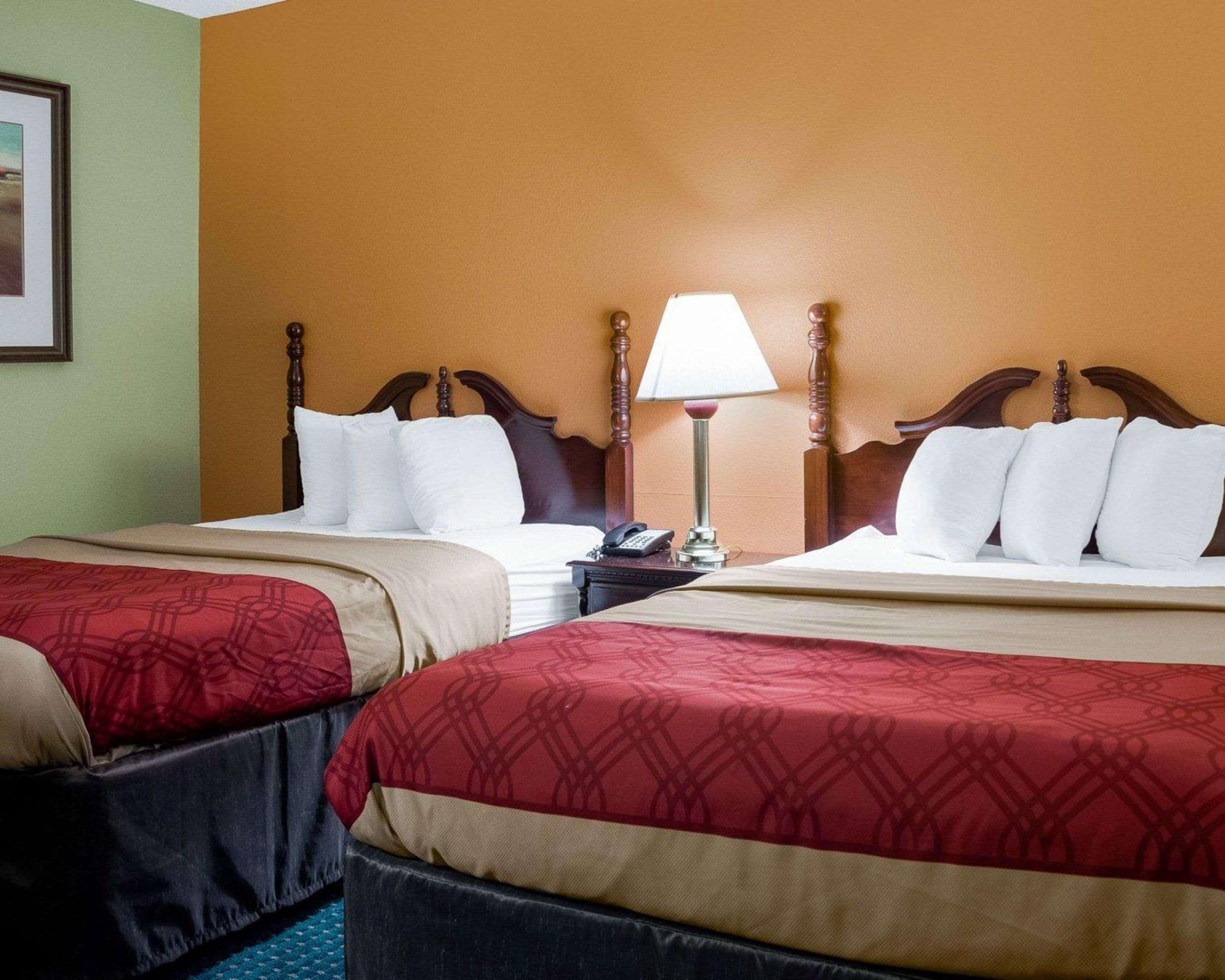 Econo Lodge Canton I-55 Екстериор снимка