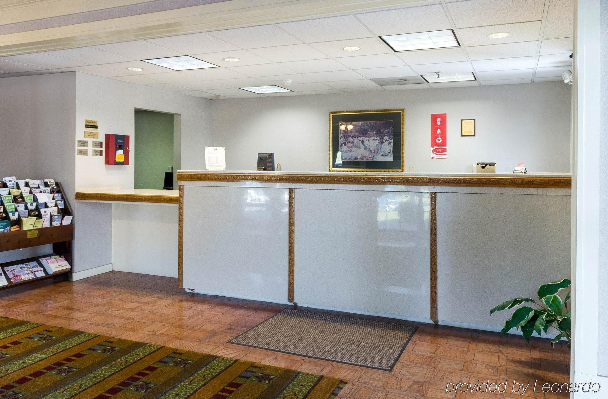 Econo Lodge Canton I-55 Екстериор снимка