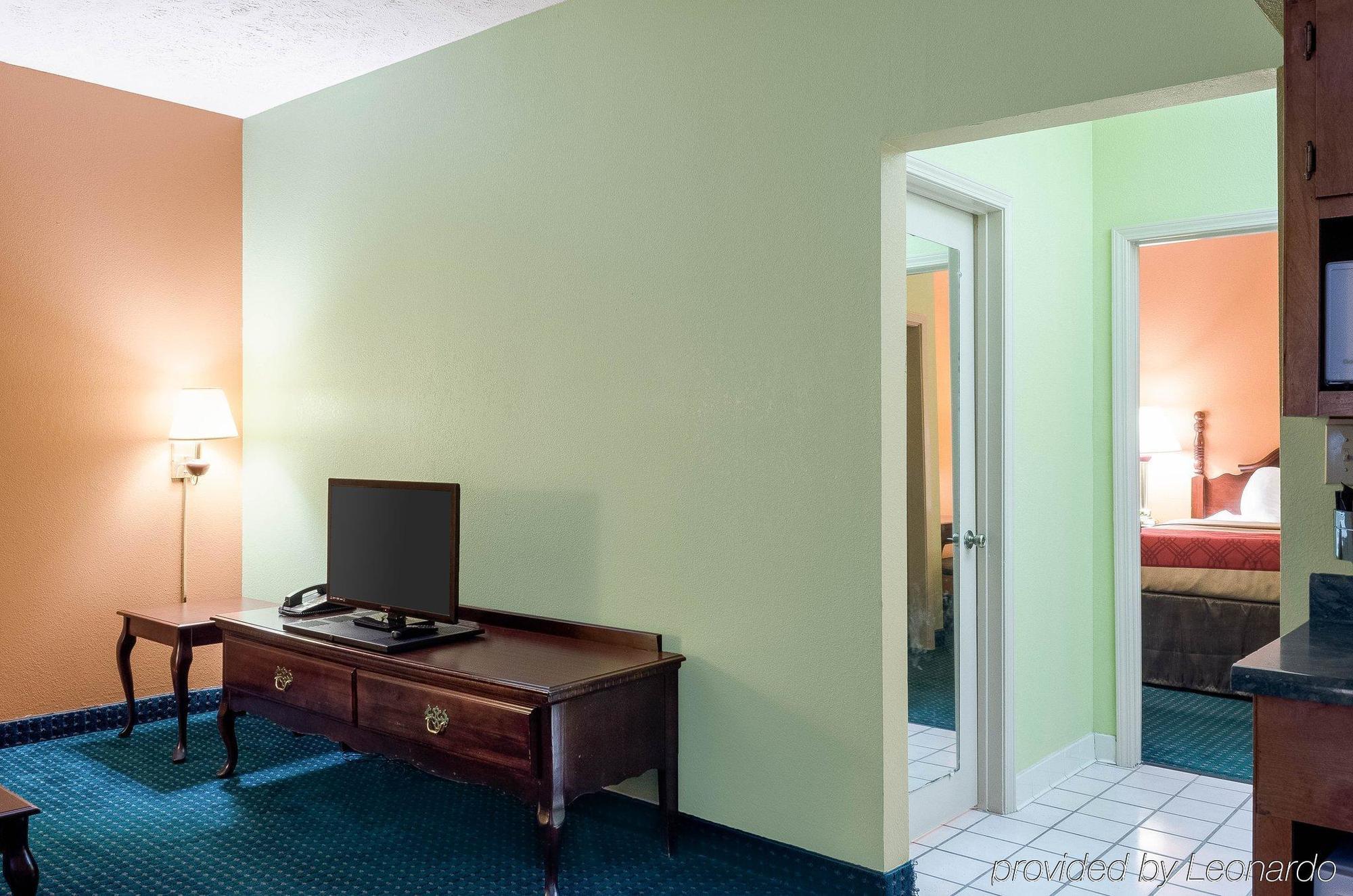 Econo Lodge Canton I-55 Екстериор снимка