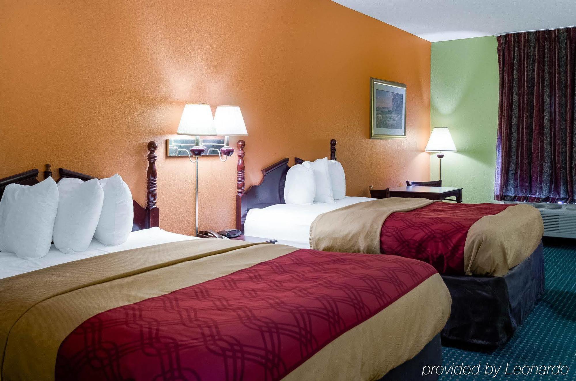 Econo Lodge Canton I-55 Екстериор снимка